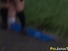 変態の制服の十代のおしっこ