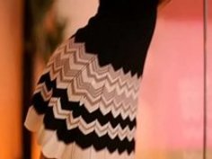 スレンダー美人お姉さんの綺麗なマンコを大画面に映し出しクンニと手マンでたっぷり汁を出させる