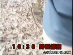 山奥で集団に拉致された女が木に縛られ輪姦される