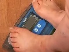 【熟女足コキ】ぽっちゃりの熟女の足コキオナニーライブチャット個人撮影プレイがエロい。【xvideos動画】