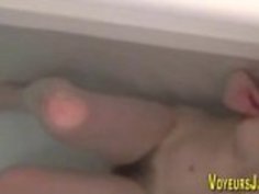 アジア人は風呂で見た