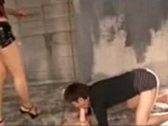 背の高い日本の女王