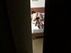 彼女は誰ですか？