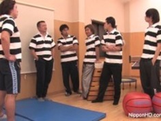 ジムで乱交・制服コスプレ