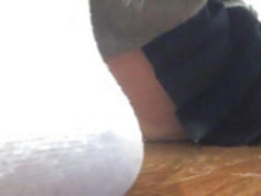 彼女のパンティーを湿潤アジアの真の絶望