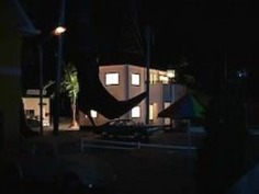 巨人は都市を破壊します