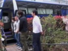 4x4のカリブ海バスツアーは、コックしゃぶりから始まります