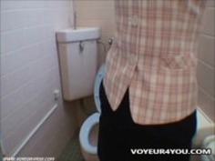 素人オフィスガールトイレオナニー