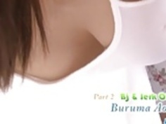 ブルマ葵コックしゃぶりティーンは彼女のおっぱいに精液を取得します