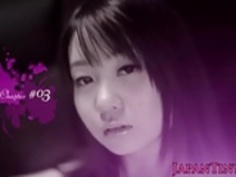 赤ん坊との奇妙なアジアの輪姦は、おもちゃにされています