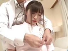 日本の看護師雫に沿って汚れたポルノプレイ