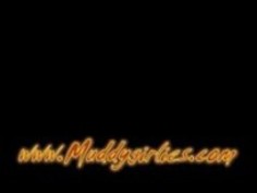 【ウェット＆メッシー】プリプリのお尻が泥沼で身悶え