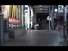 日本のドレスでセクシーなアジアは犯されます