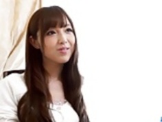 アマチュア日本の女の子杏里によって官能的なポーズ