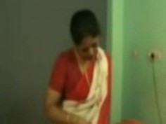 彼女Coloaderポルノビデオをファックタミルおばさんの現場 - Pornxs.com