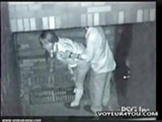 二つのカップルの夜の屋外セックス