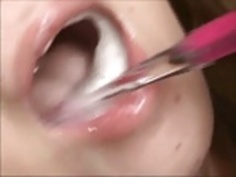 ピギー日本のうがい薬とツバメcumbrush