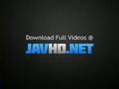 ジューシー・ミク・アイリは、彼女のクリーム色のおなかを犯している指が大好き