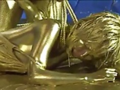 女王は金塗装奴隷を拷問