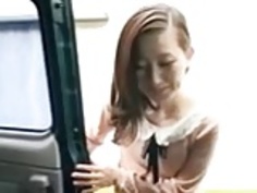 生は美しい妻を満たすとすぐに挿入