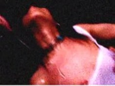 レズビアンの女の子は、近くに一緒に踊るとタッチ＆/トランスBGM付きお互いを感じる