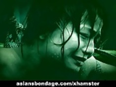 日本赤毛十字架につけられ、そして水で拷問