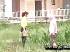 勝木ゆりは - 完全な見知らぬ人にフェラチオを与えます