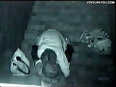 いちゃつくカップル白黒モード