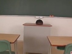 水澤京岡は、教室でちょうどコックのインチを取得