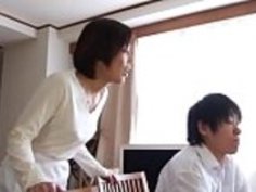 美しい日本のお母さんが息子に犯された