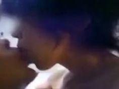 【五十路】個人撮影奥さんがイケメンのチ〇ポに興奮しまくり！完熟唇で濃密フェラww