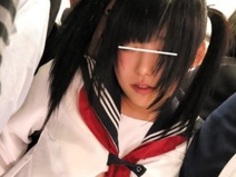 電車内でパンツ内大量射精痴漢に襲われたコスプレロリ女子高生’あず希’に素股パンツ中出しJK