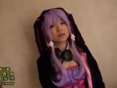 ド派手なアニコス姿のロリ美人娘ちゃんとエロいことするよ