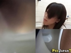 日本の十代の若者のおしっこ