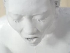 ホワイトペイントガール