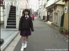 日本の女子高生は、変態がオフ得ることができます