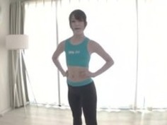 Wiiフィットトレーナー - ヨガ日本のコスプレガール