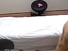 【無修正】日焼けのあとが残るかわいい素人GALが整体師の凄ワザで！！w