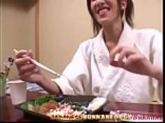 18歳の日本のティーンのためのお酒と寿司 - 日本のぶっかけの乱交