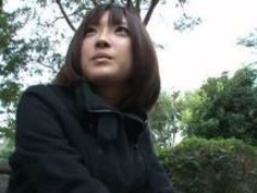 ドM美人娘小倉ゆずを公衆便所で悪戯！フェラまでさせちゃう動画