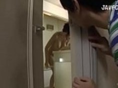 [Sub Eng]若者の挑発的な胸部、Shotacon女性。ヤングガイとクリームパイセックス！ジュリアJAVチューブ日本のポルノストリーミング.MP4