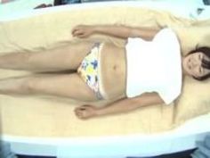 【美人中出し】水着の美人お姉様素人の中出しマッサージプレイエロ動画。