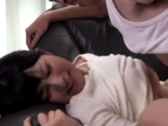 上原亜衣：義父に力ずくで犯されてしまう美女妻。年老いたチ〇ポでの強制、寝取られセクロス