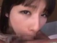 【弘前亮子】色白の美人娘がトイレや教室でイラマチオ＆口内射精＆ごっくん