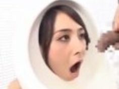 【晶エリー】様々な人間便器になった美人娘が、おしっこや精液をぶっかけられる凌辱プレイ