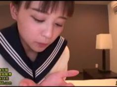 制服の女の口内射精プレイがエロい。