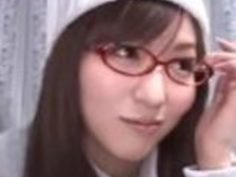 【麻倉憂】赤眼鏡の女子大生が、MM号で外の目線を気にしながら中出しSEX