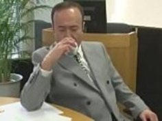 日本の退屈で鈍い会社の会合は、応援するために熟女が必要 - Pt2 On HdMilfCam.com