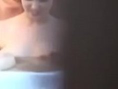 日本人のカップルは、バスタブでファックとマッサージ！ - camsnaughty.comの詳細