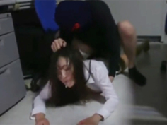 事務所で強盗にレ〇〇される事務のお姉様ｗｗｗ